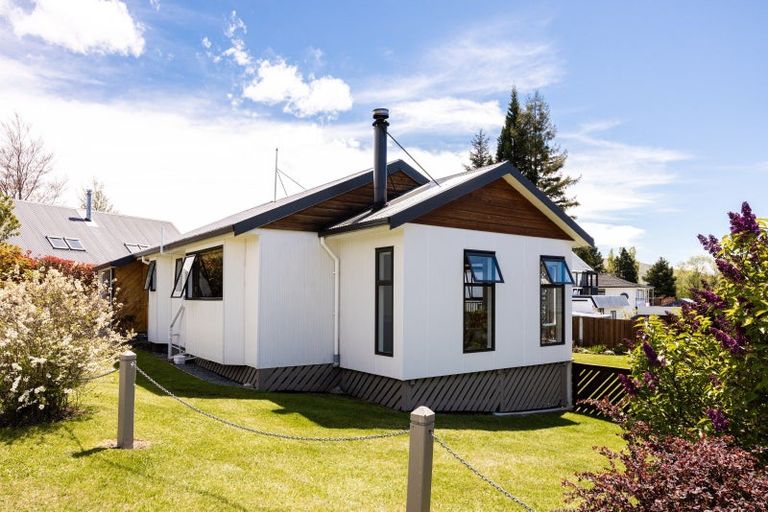 Photo of property in 3 Barbara Hay Street, Lake Tekapo, 7999