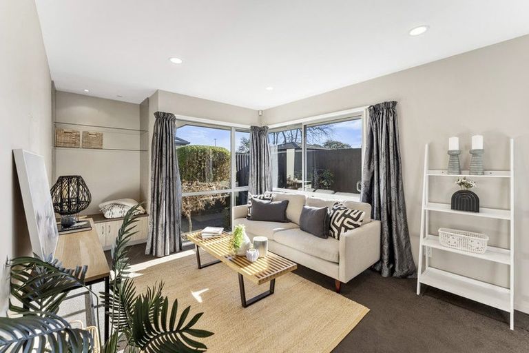 Photo of property in 215a Bower Avenue, North New Brighton, Christchurch, 8083