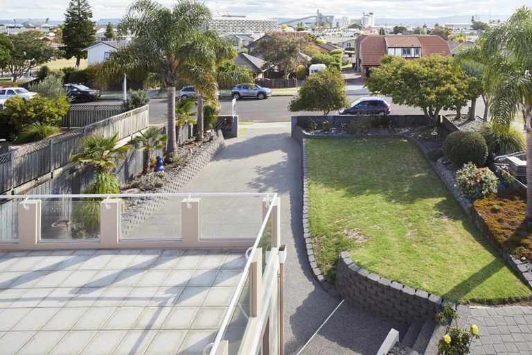 Photo of property in 15 Wells Avenue, Mount Maunganui, 3116