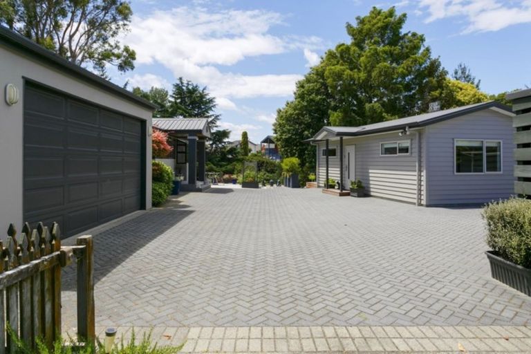 Photo of property in 10 Hawai Street, Two Mile Bay, Taupo, 3330