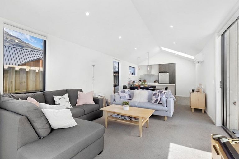 Photo of property in 41 Red Cottage Drive, Lake Hayes, Queenstown, 9304