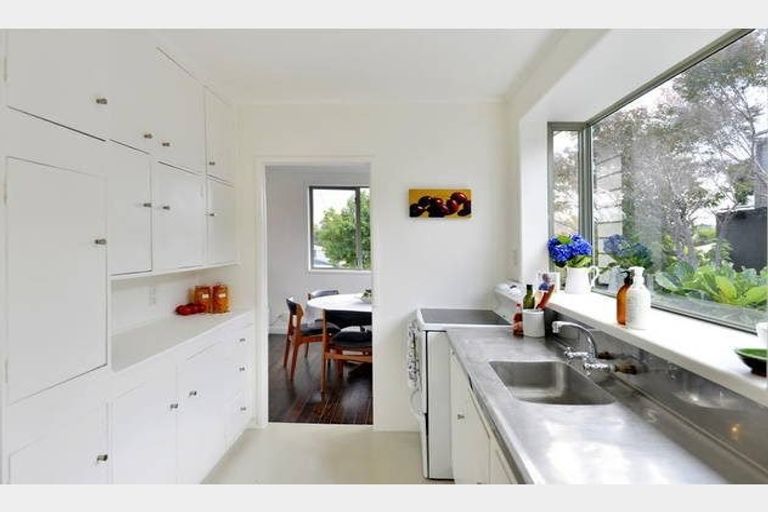 Photo of property in 30 Regent Street, Devonport, Auckland, 0624