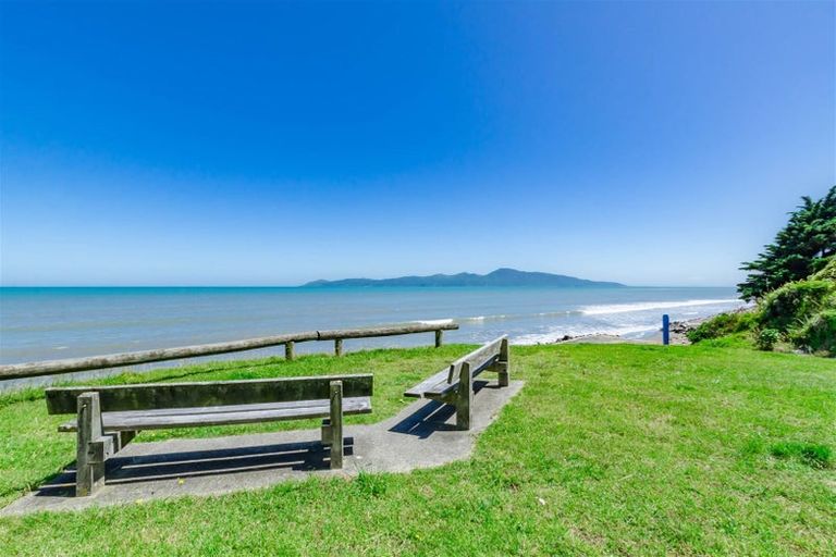Photo of property in 72 Glen Road, Raumati South, Paraparaumu, 5032