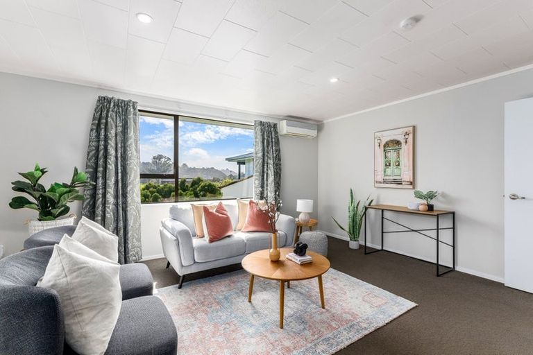Photo of property in 11a Latitude Close, Whitby, Porirua, 5024