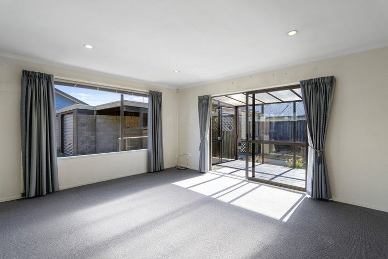 Photo of property in 2/244 Main Road North, Redwood, Christchurch, 8051