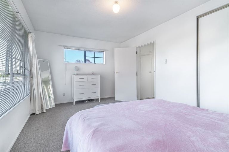 Photo of property in 7 Apsley Drive, Russley, Christchurch, 8042