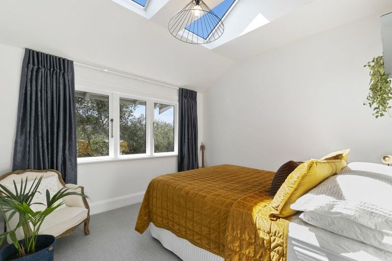 Photo of property in 10 Oriental Terrace, Mount Victoria, Wellington, 6011