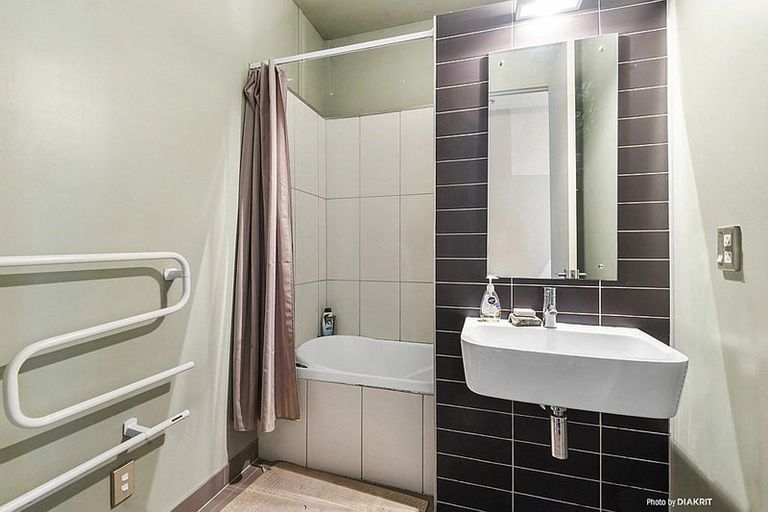 Photo of property in Vespa Apartments, 302/20 Hanson Street, Mount Cook, Wellington, 6021