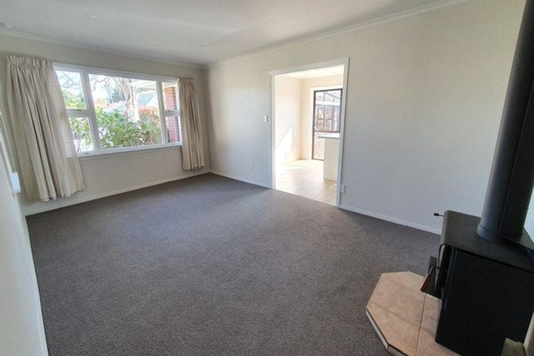 Photo of property in 1/44 Pinehurst Crescent, Russley, Christchurch, 8042