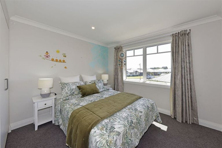 Photo of property in 37 Elba Crescent, Halswell, Christchurch, 8025