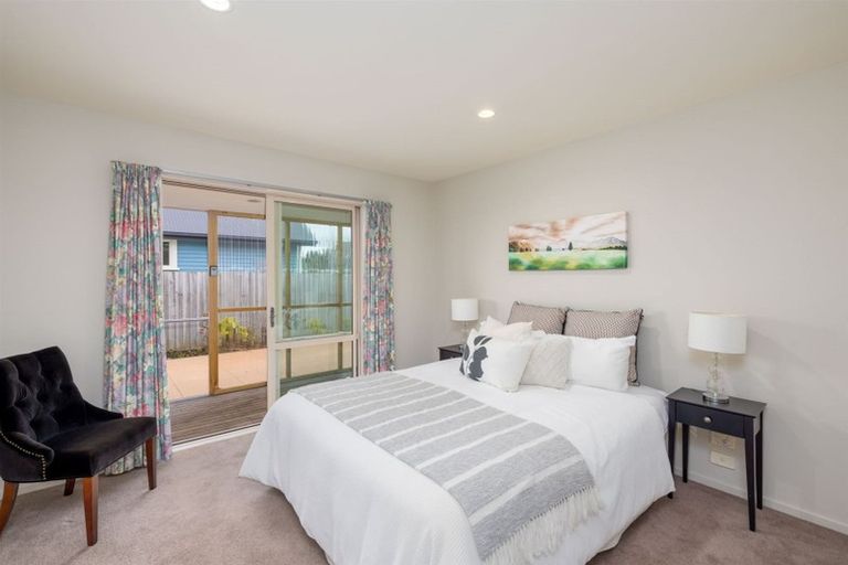 Photo of property in 6 Vangelis Lane, Mairehau, Christchurch, 8013