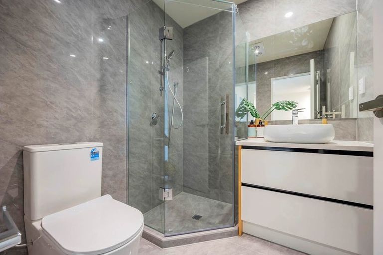 Photo of property in 7d Liston Street, Northcote, Auckland, 0627