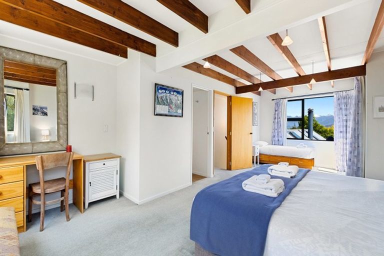 Photo of property in 12 Mulberry Lane, Wanaka, 9305