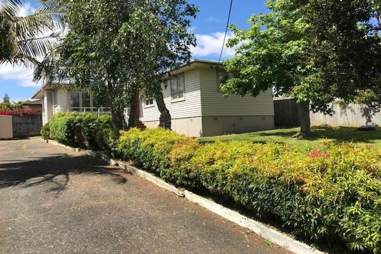 Photo of property in 39 Vera Road, Te Atatu South, Auckland, 0610