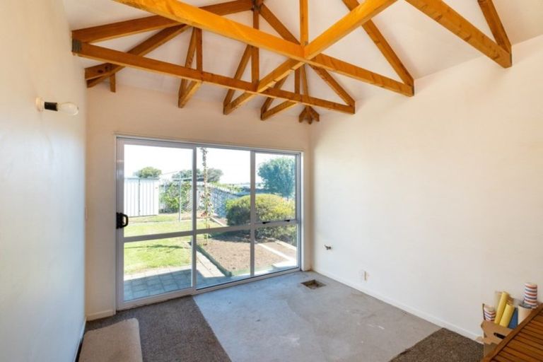 Photo of property in 99 The Esplanade, Westshore, Napier, 4110