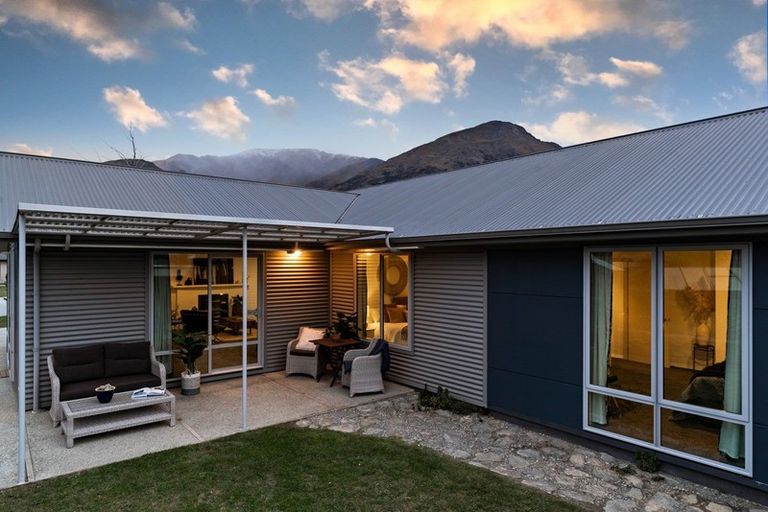 Photo of property in 7 Crawford Place, Lake Hayes, Queenstown, 9304