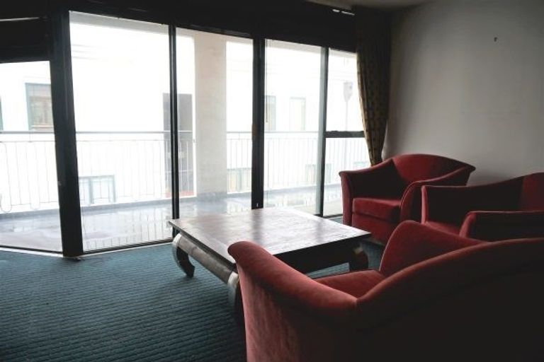 Photo of property in St James Courts, 5/77 Gloucester Street, Christchurch Central, Christchurch, 8013