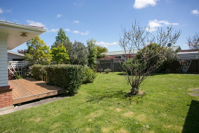 Photo of property in 20 Clare Street, Cambridge, 3434