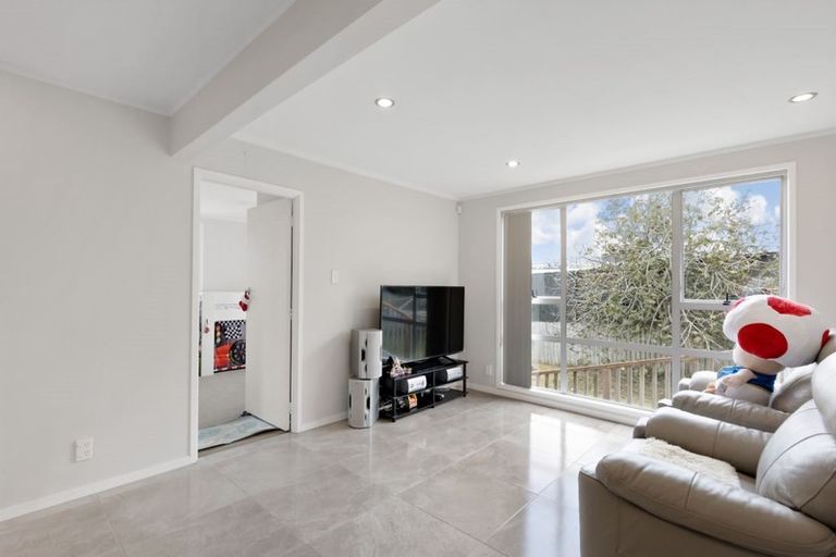 Photo of property in 41 Oreil Avenue, West Harbour, Auckland, 0618