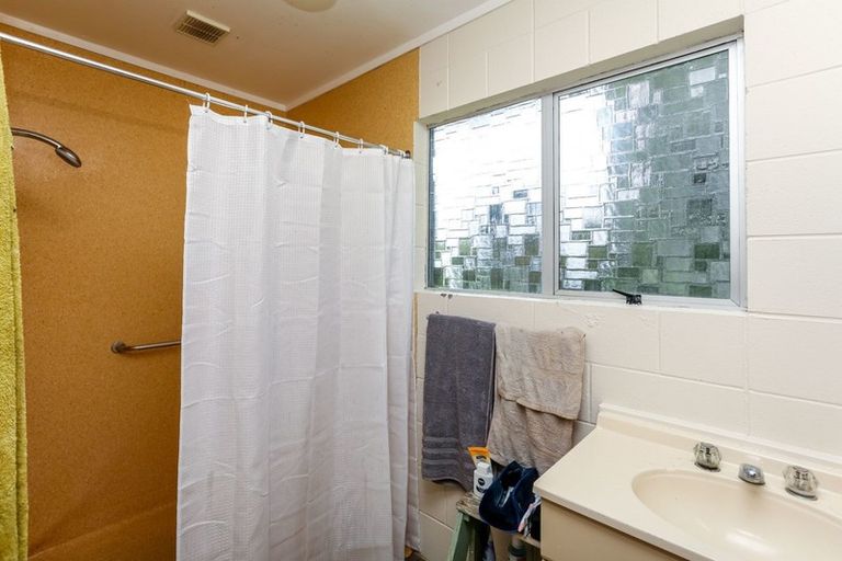 Photo of property in 12 Warren Place, Frankleigh Park, New Plymouth, 4310