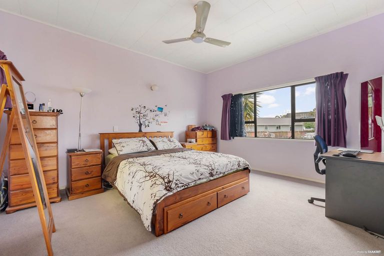 Photo of property in 74 Priestley Drive, Bucklands Beach, Auckland, 2014