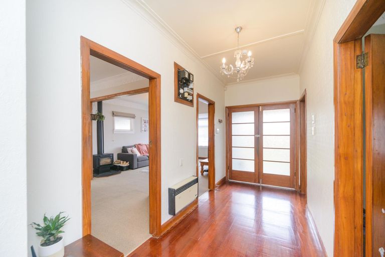 Photo of property in 24 Kauri Street, Roslyn, Palmerston North, 4414