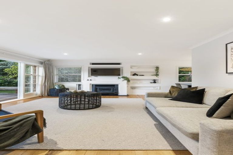 Photo of property in 6 Dell Way, Bucklands Beach, Auckland, 2014