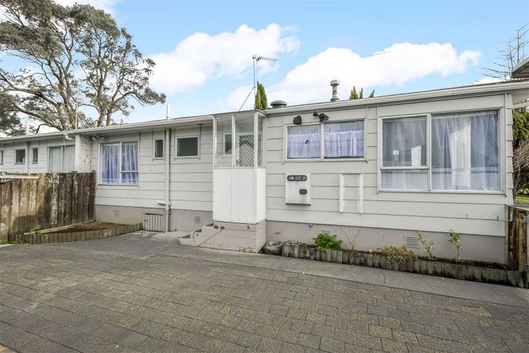 Photo of property in 1/10 Gloaming Place, Conifer Grove, Takanini, 2112