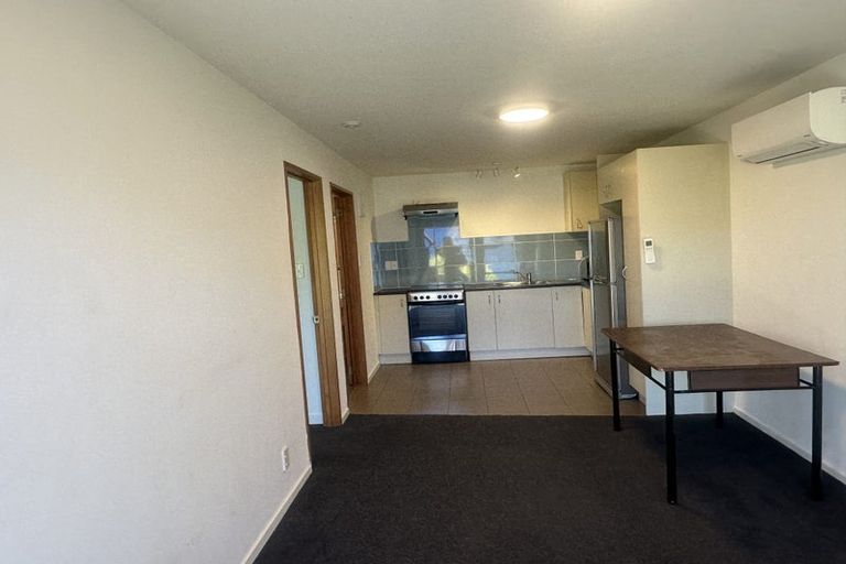 Photo of property in 92 Wynyard Crescent, Fernhill, Queenstown, 9300
