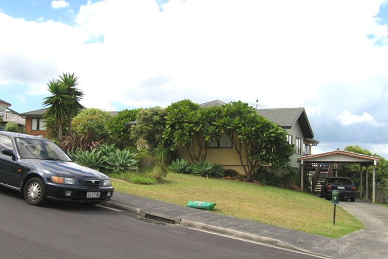 Photo of property in 9 Van Dyke Place, West Harbour, Auckland, 0618