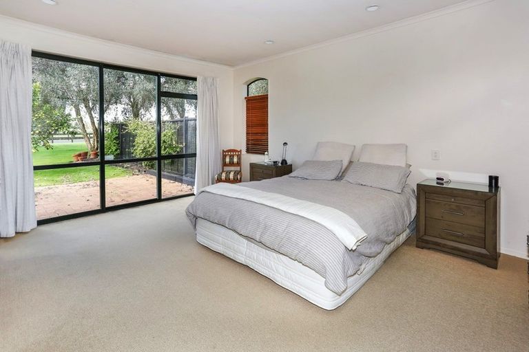 Photo of property in 24 Derbyshire Lane, Karaka, Papakura, 2580