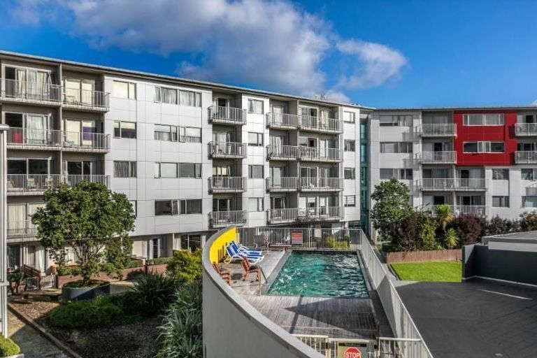 Photo of property in Shoal Haven Apartments, 510a/130 Anzac Street, Takapuna, Auckland, 0622