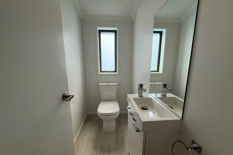 Photo of property in 51 Verran Road, Birkenhead, Auckland, 0626