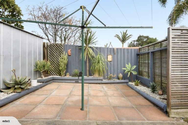 Photo of property in 4b Valley Road, Mount Maunganui, 3116