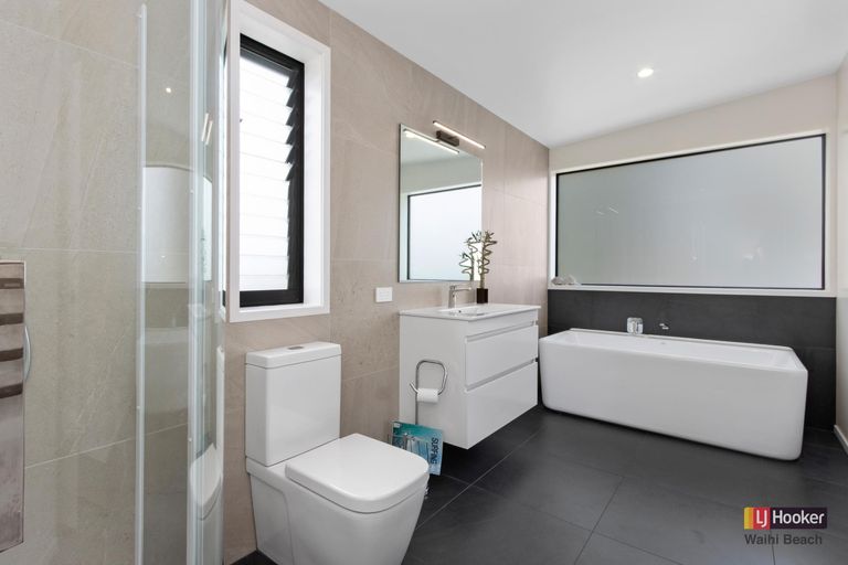 Photo of property in 6 Shaw Road, Waihi Beach, 3611