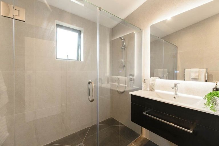 Photo of property in 20a Arataki Views Way, Glen Eden, Auckland, 0602