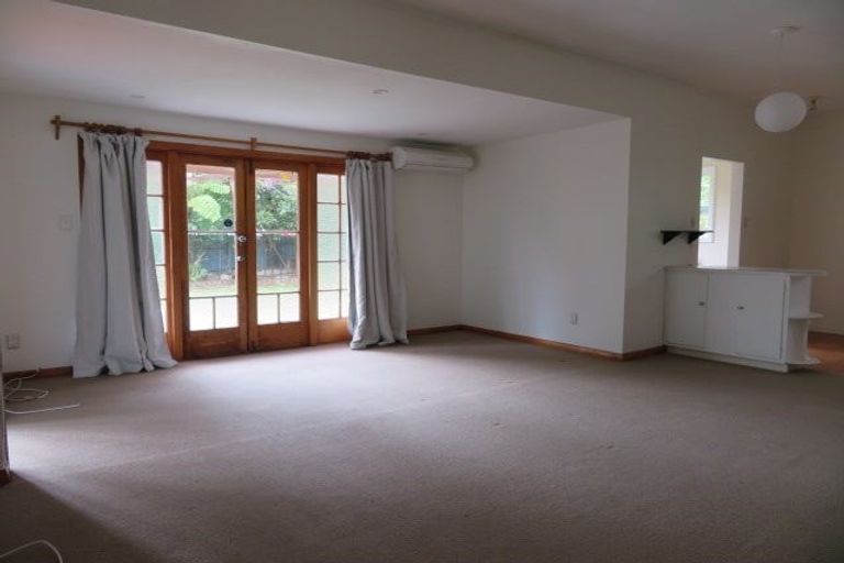 Photo of property in 8 Tirangi Road, Moera, Lower Hutt, 5010