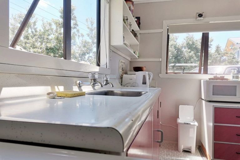 Photo of property in 2 Tamure Crescent, Mahia, 4198