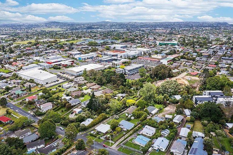 Photo of property in 2/41 Brandon Road, Glen Eden, Auckland, 0602