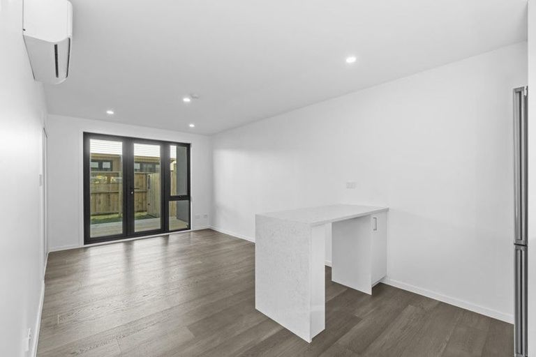 Photo of property in 11 Te Puketoka Lane, Mangere, Auckland, 2022