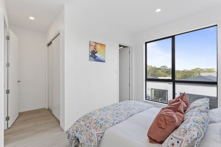 Photo of property in 36 Waihou Crescent, Albany Heights, Auckland, 0632