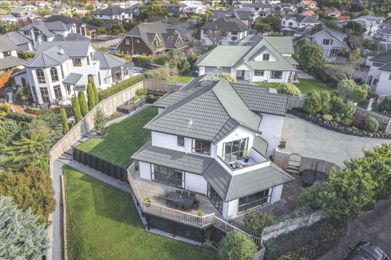 Photo of property in 22 Lanyon Place, Whitby, Porirua, 5024