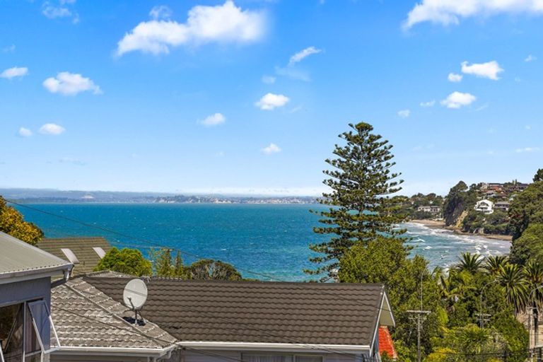 Photo of property in 1/529 Beach Road, Murrays Bay, Auckland, 0630