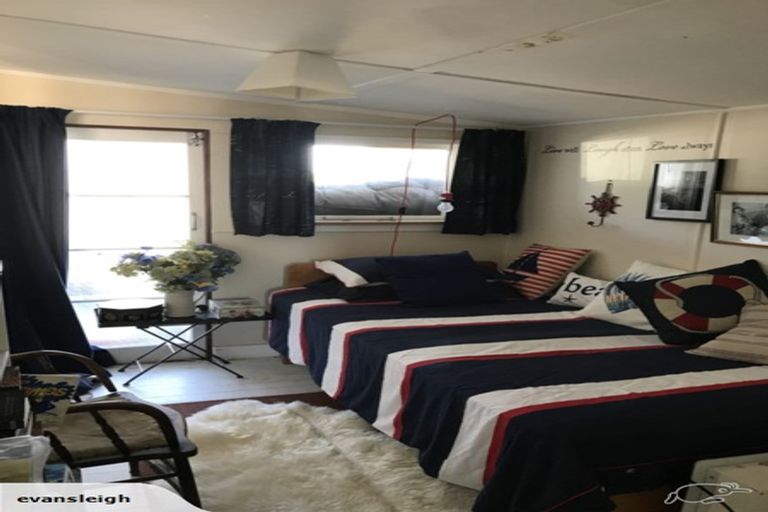 Photo of property in 24 Days Road, Lyttelton, 8082