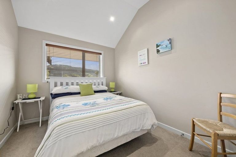 Photo of property in 42 Heretaunga Square, Silverstream, Upper Hutt, 5019