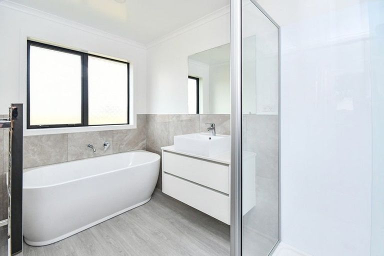 Photo of property in 35a Leathem Crescent, Pokeno, 2402