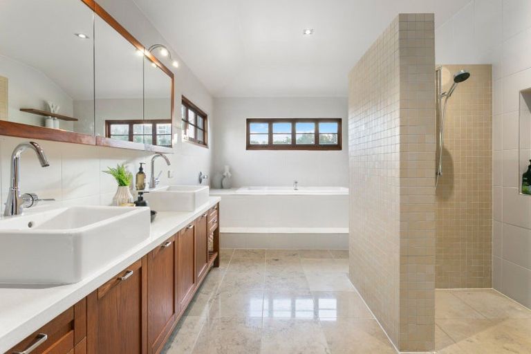 Photo of property in 137 Onetaunga Road, Chatswood, Auckland, 0626