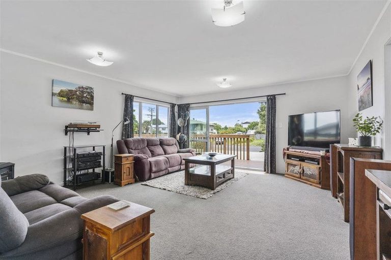 Photo of property in 18 Athenree Road, Athenree, Katikati, 3177