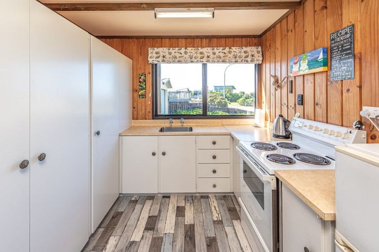 Photo of property in 22 Okiwa Terrace, Waiinu Beach, Wanganui, 4588