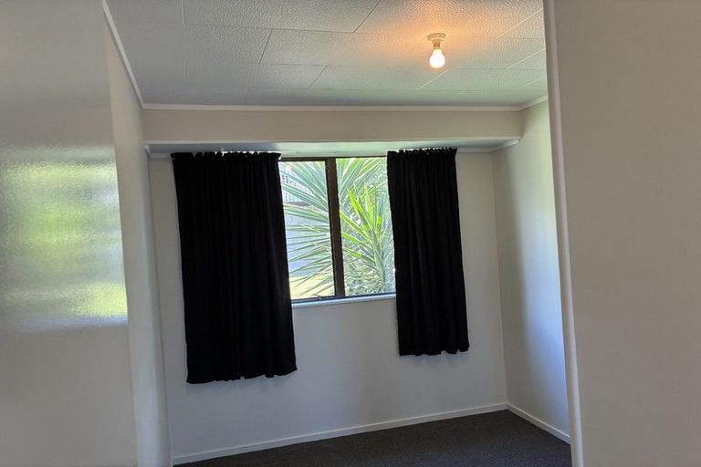 Photo of property in 84 Wharf Road, Te Atatu Peninsula, Auckland, 0610